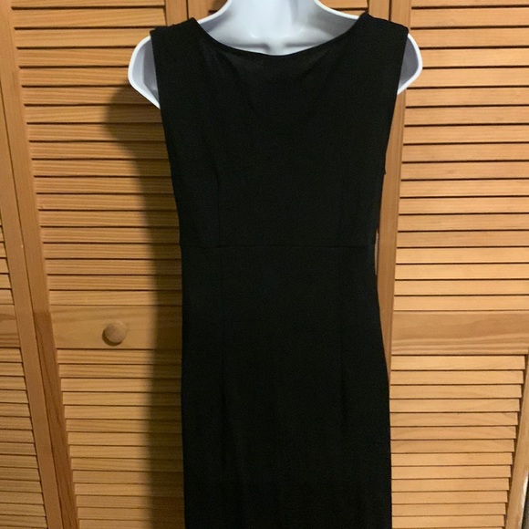 Black loft dress in good condition, plunging neckline - Picture 3 of 5